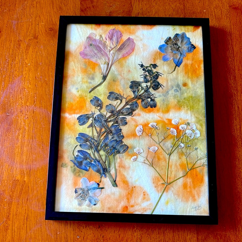 Holidays 🎄🎄🎄Handmade Pressed Flowers on Hand Dyed Flower Imprinted Fabric.